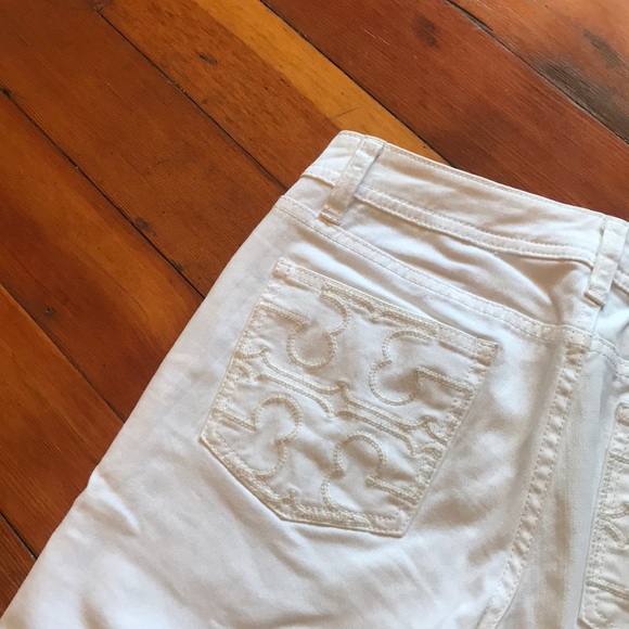 Tory Burch Cropped Logo Jean - Picture 5 of 5